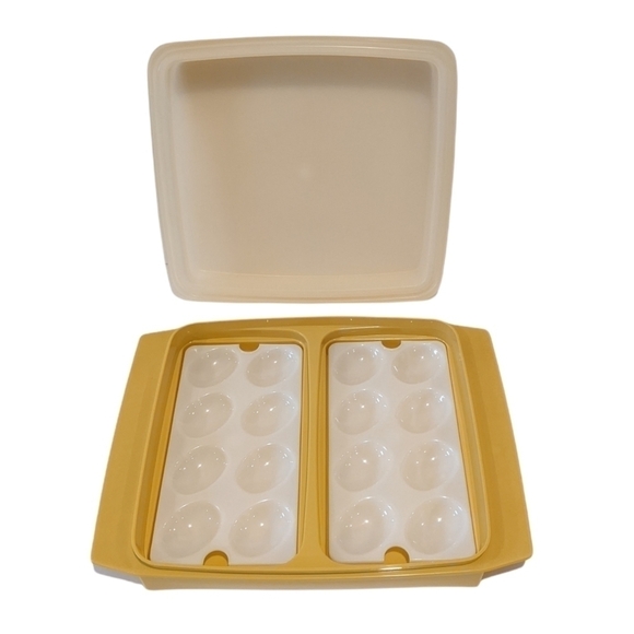 VINTAGE Tupperware devilled egg carrier - Picture 1 of 12